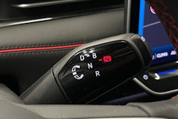 punainen Volkswagen ID.7 2025 kuva 14.