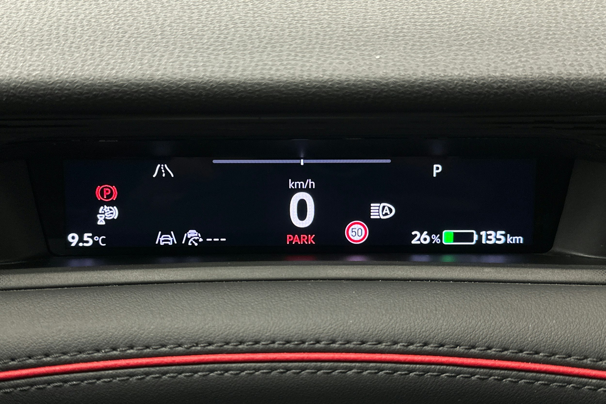 punainen Volkswagen ID.7 2025 kuva 15.