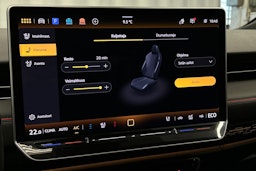 punainen Volkswagen ID.7 2025 kuva 23.