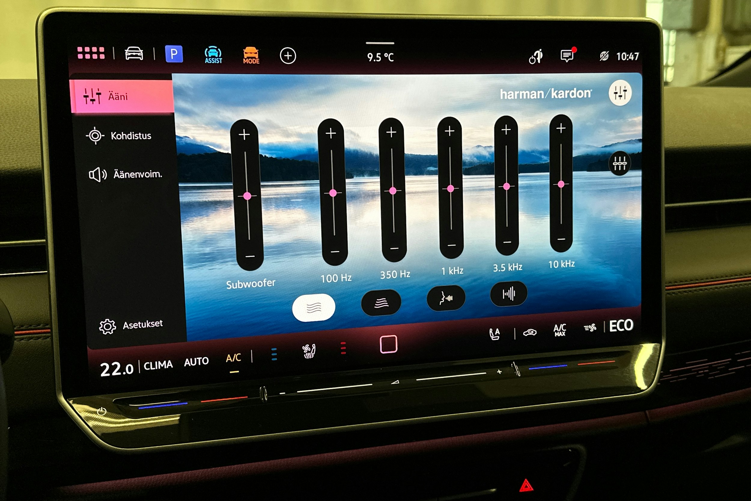 punainen Volkswagen ID.7 2025 kuva 25.