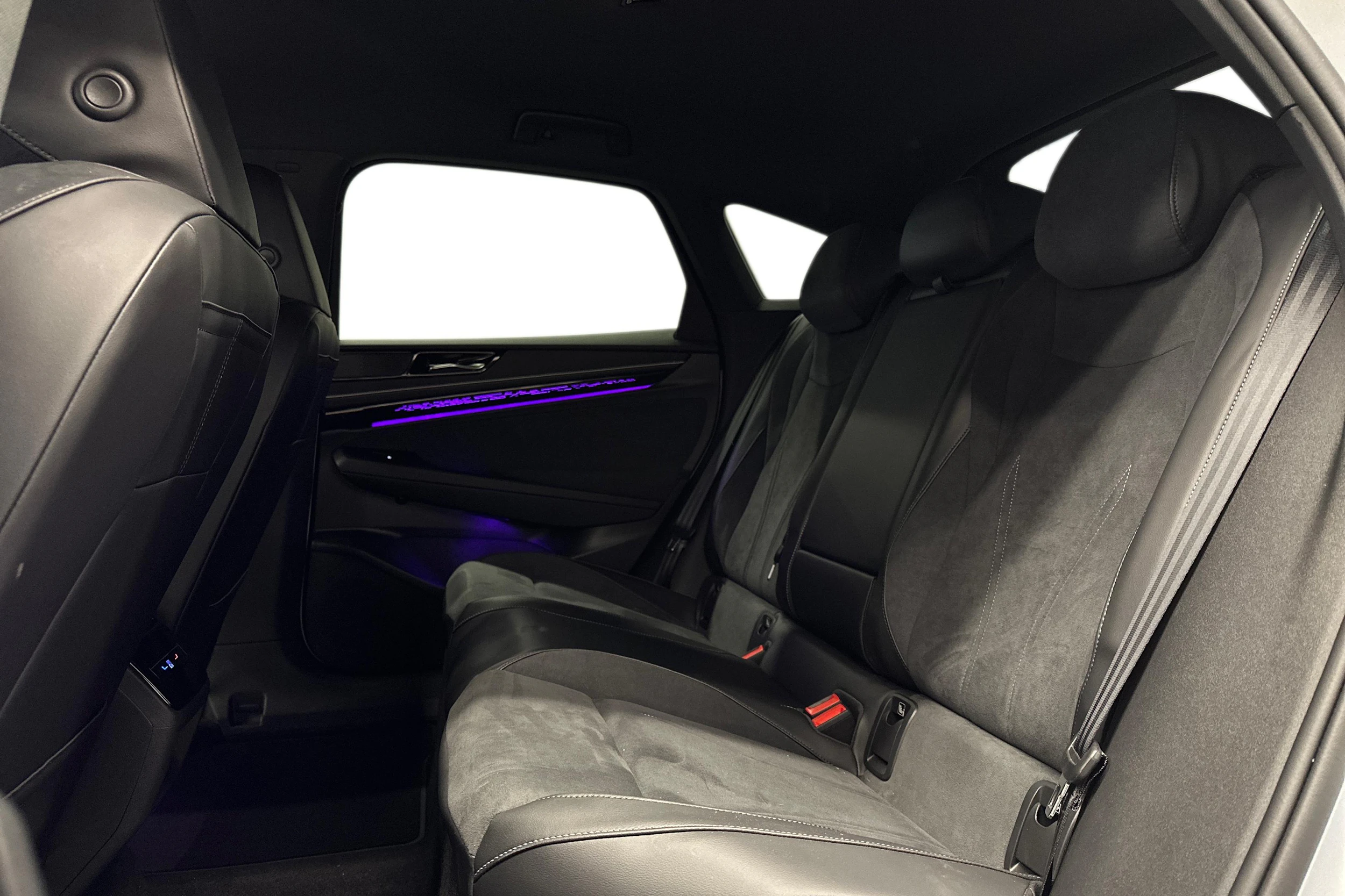 harmaa Volkswagen ID.7 2025 kuva 8.