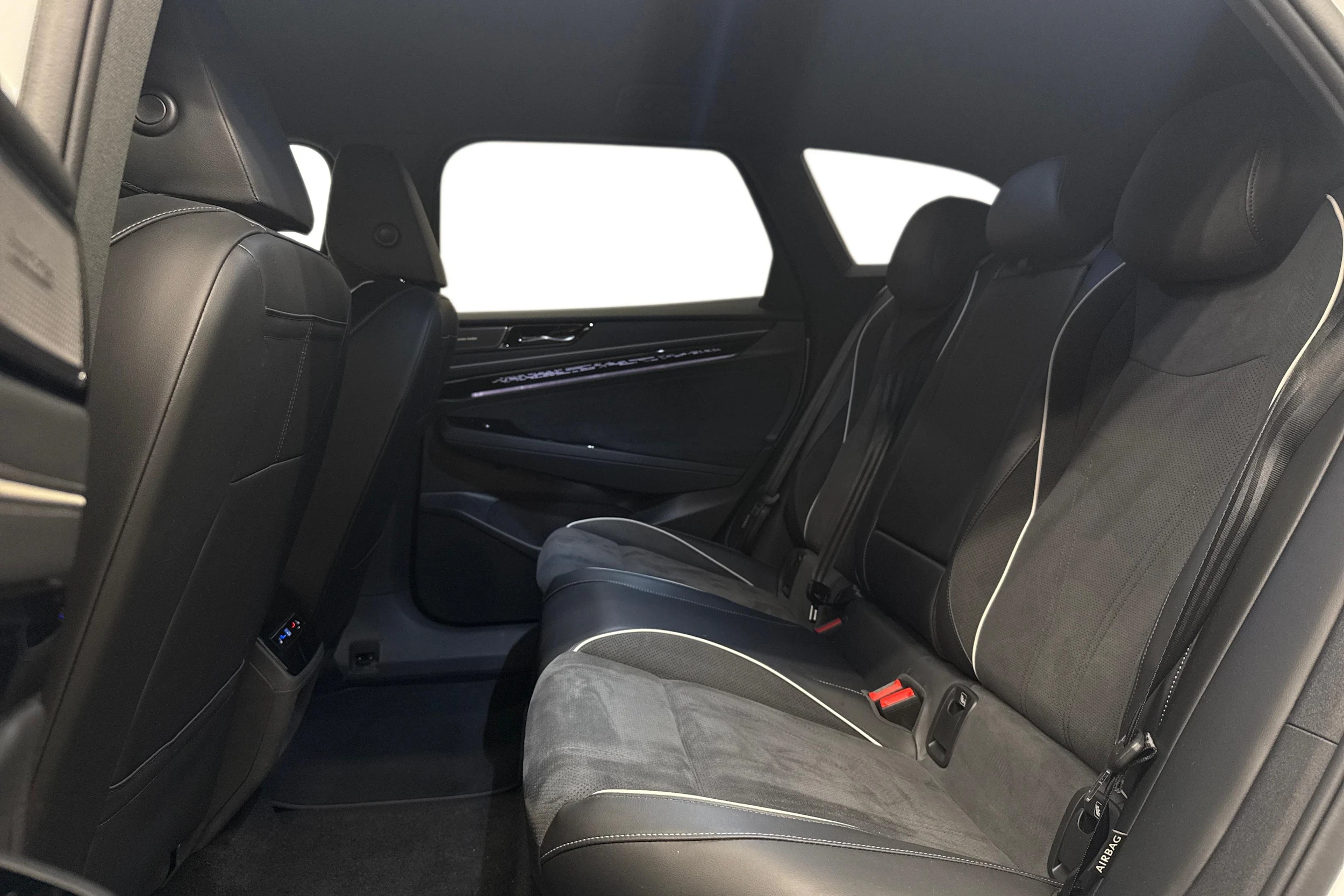 valkoinen Volkswagen ID.7 2025 kuva 10.