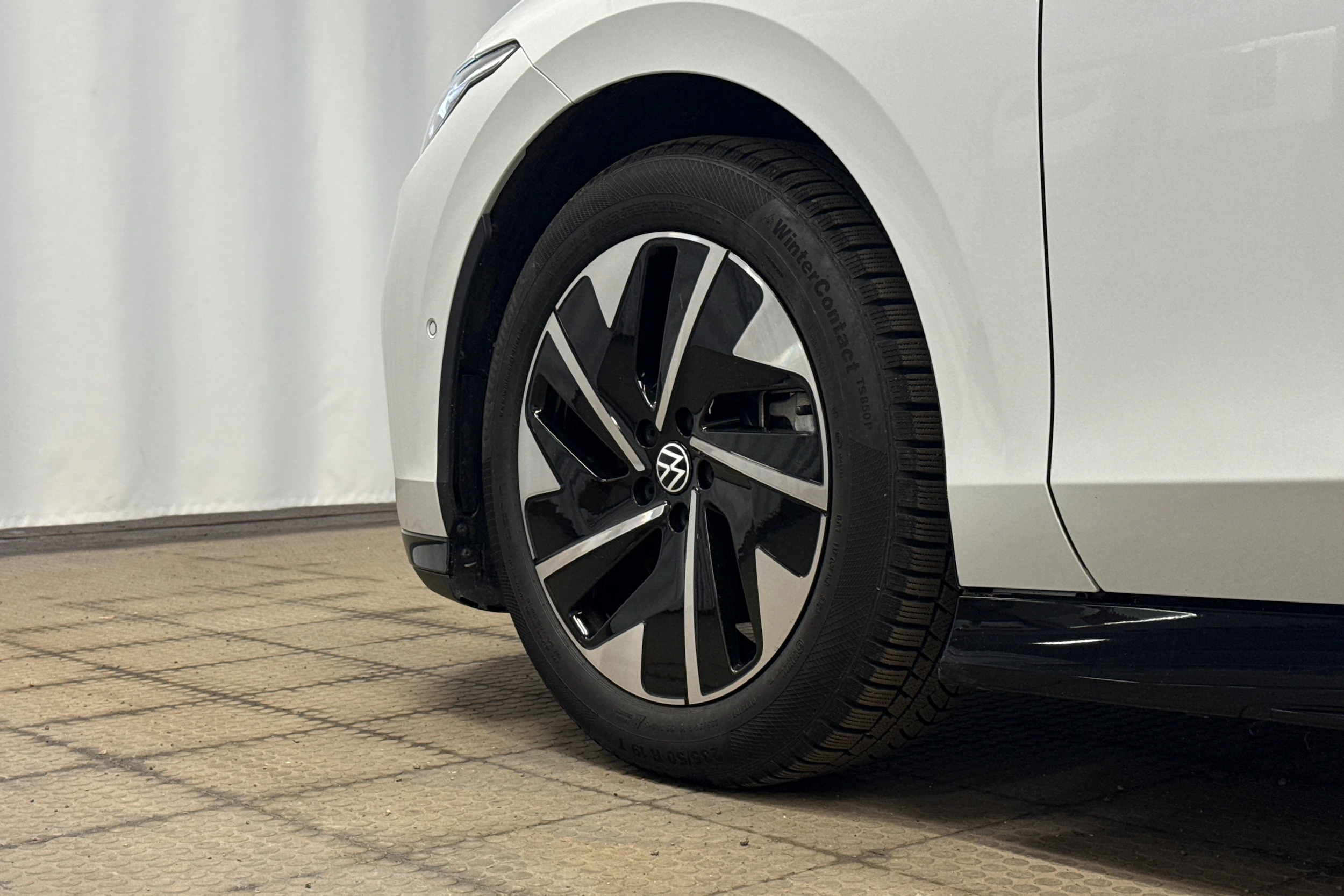 valkoinen Volkswagen ID.7 2025 kuva 13.