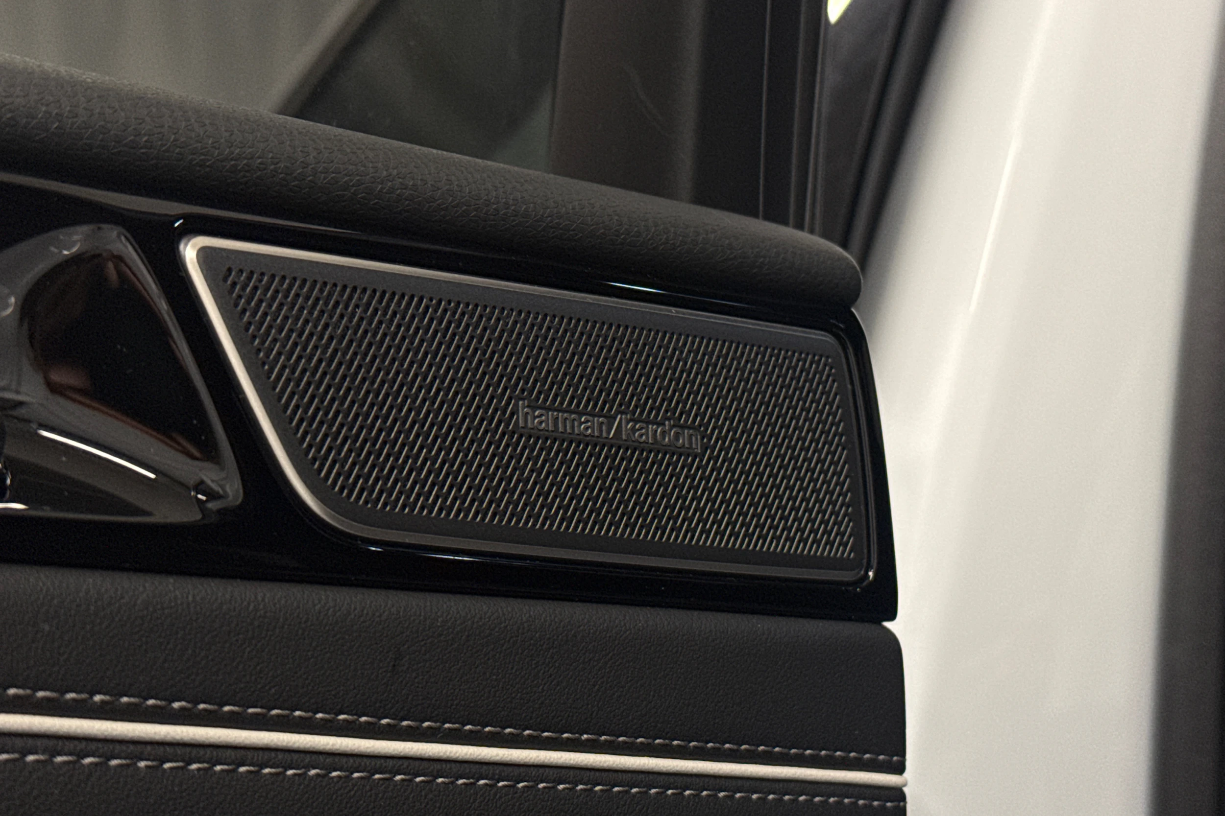 valkoinen Volkswagen ID.7 2025 kuva 31.