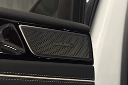 valkoinen Volkswagen ID.7 2025 kuva 31.