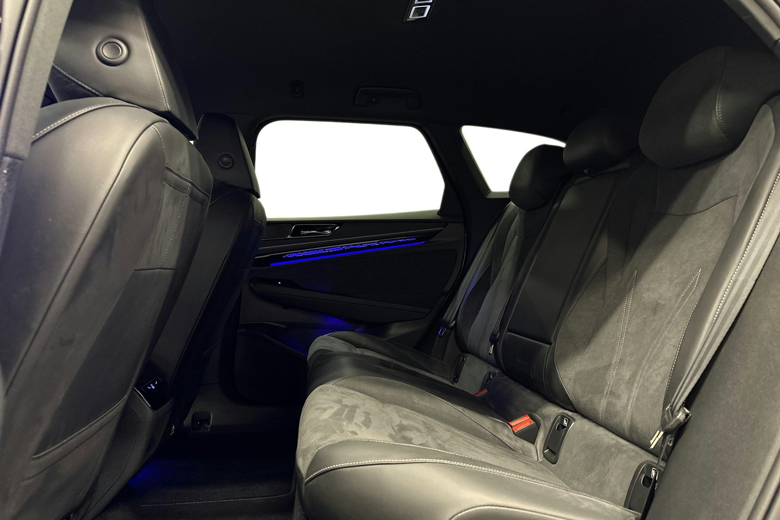 harmaa Volkswagen ID.7 2025 kuva 10.