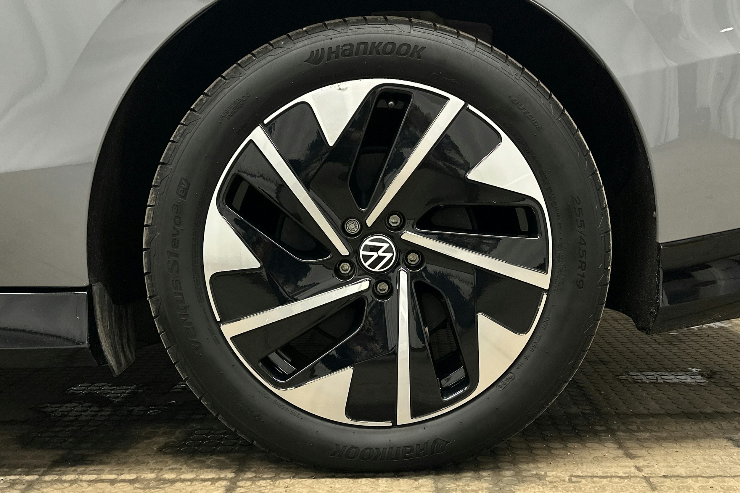 harmaa Volkswagen ID.7 2025 kuva 13.