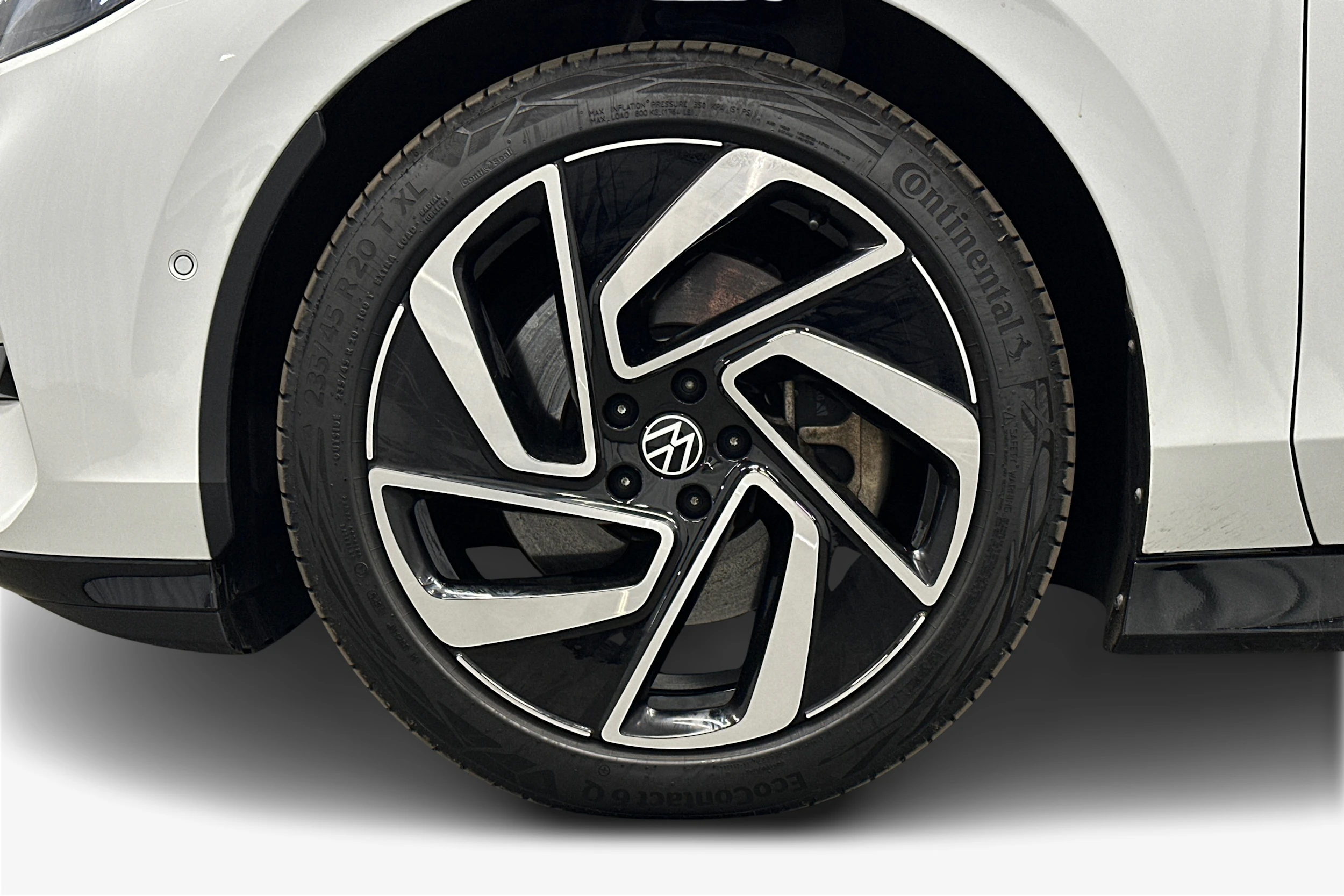 valkoinen Volkswagen ID.7 2025 kuva 9.