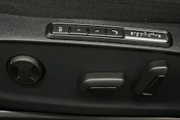 valkoinen Volkswagen ID.7 2025 kuva 16.