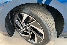 sininen Volkswagen ID.7 2025 kuva 10.