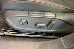 sininen Volkswagen ID.7 2025 kuva 12.