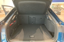 sininen Volkswagen ID.7 2025 kuva 22.