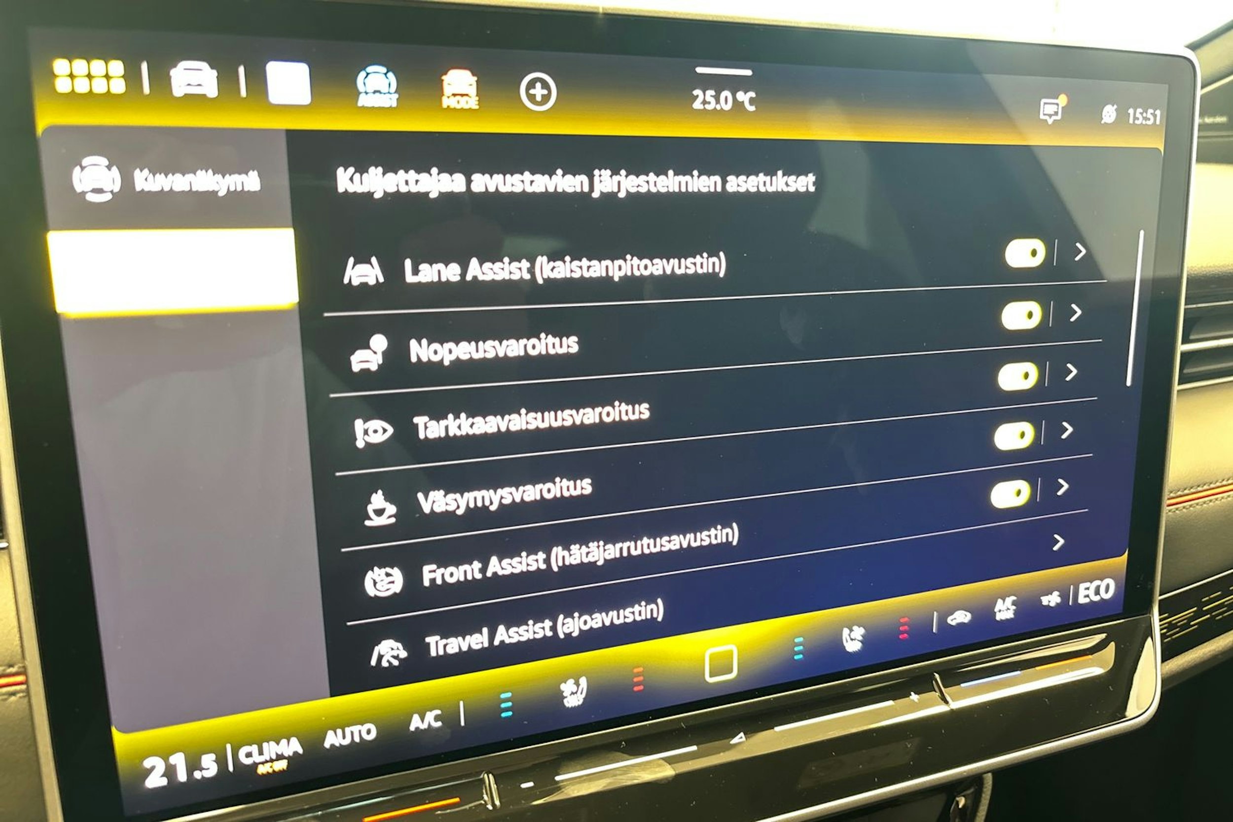 punainen Volkswagen ID.7 2025 kuva 19.