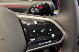 punainen Volkswagen ID.7 2025 kuva 26.