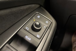 punainen Volkswagen ID.7 2025 kuva 27.