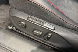 punainen Volkswagen ID.7 2025 kuva 29.