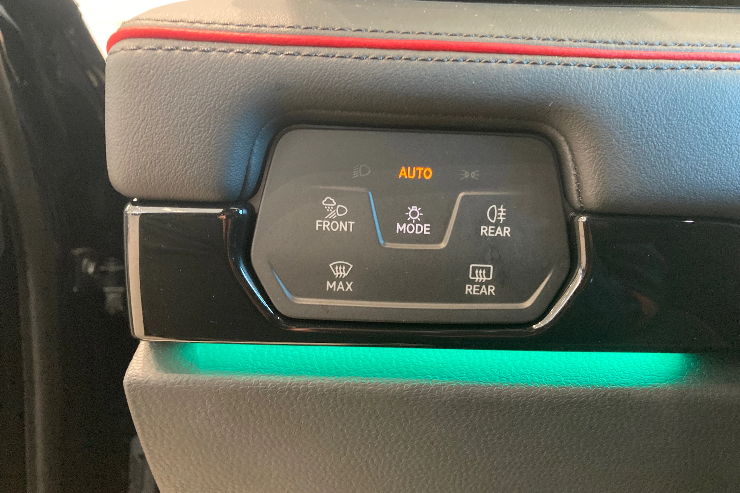 musta Volkswagen ID.7 2025 kuva 15.