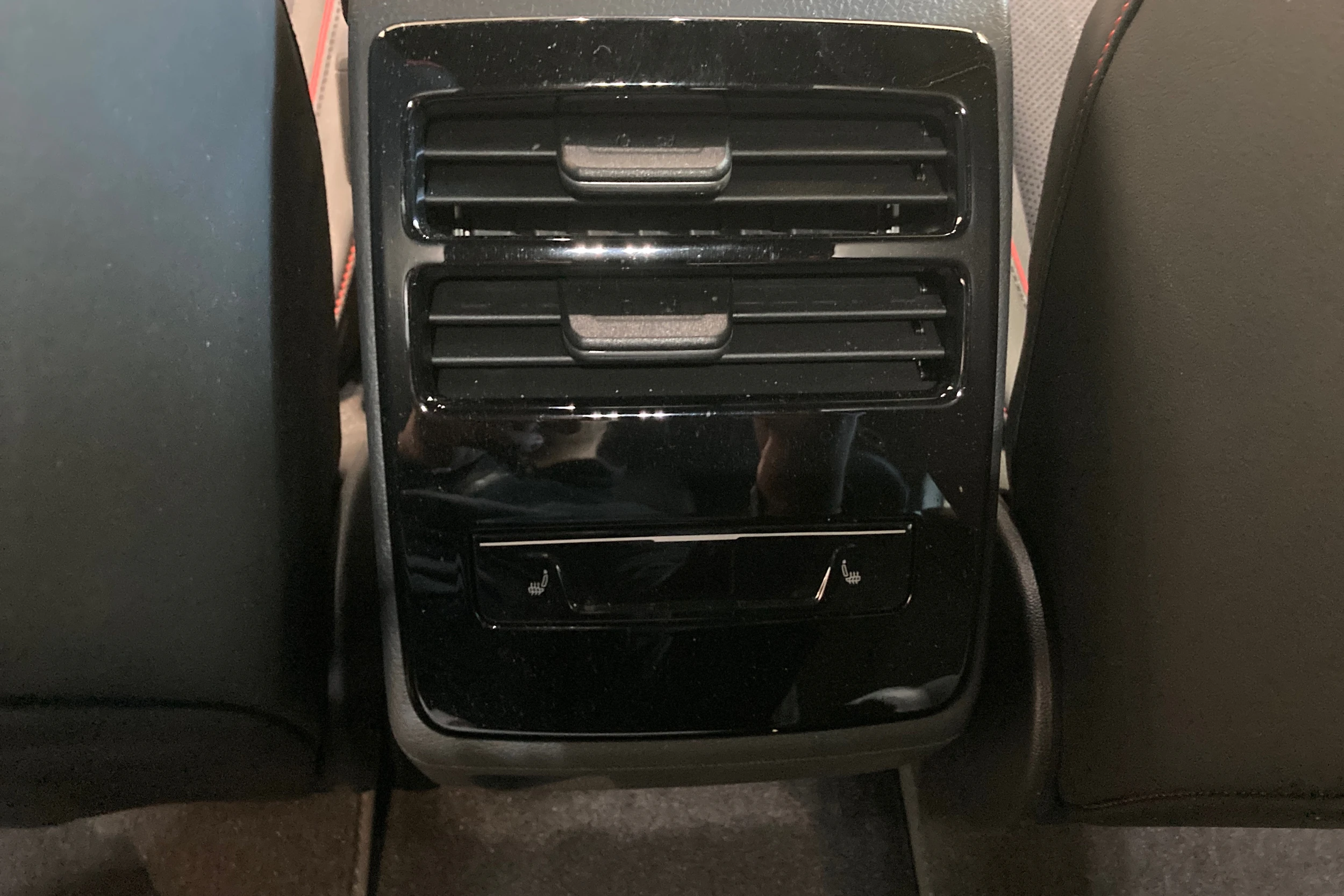 musta Volkswagen ID.7 2025 kuva 21.