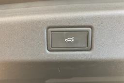 musta Volkswagen ID.7 2025 kuva 25.