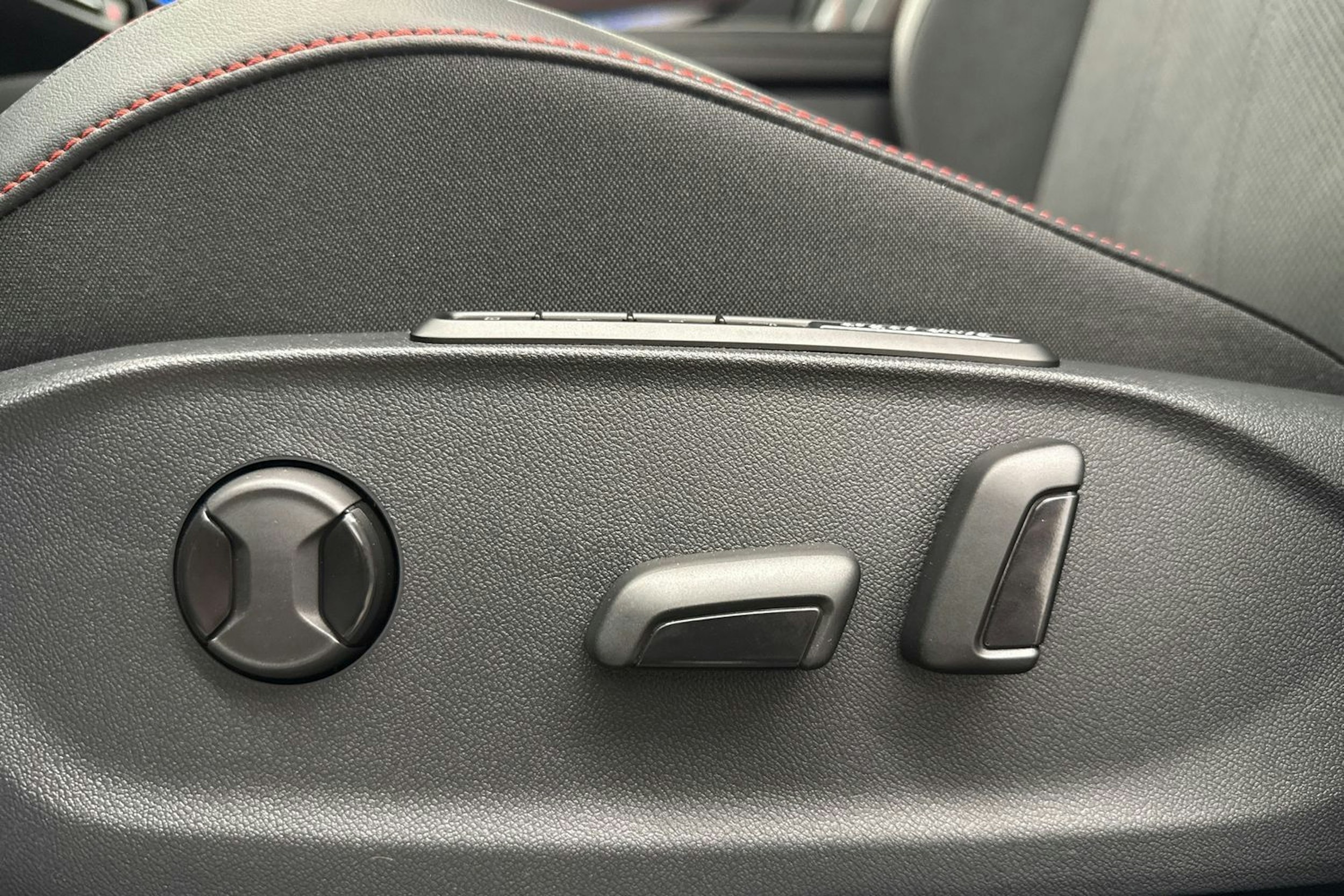 met. sininen Volkswagen ID.7 2025 kuva 14.