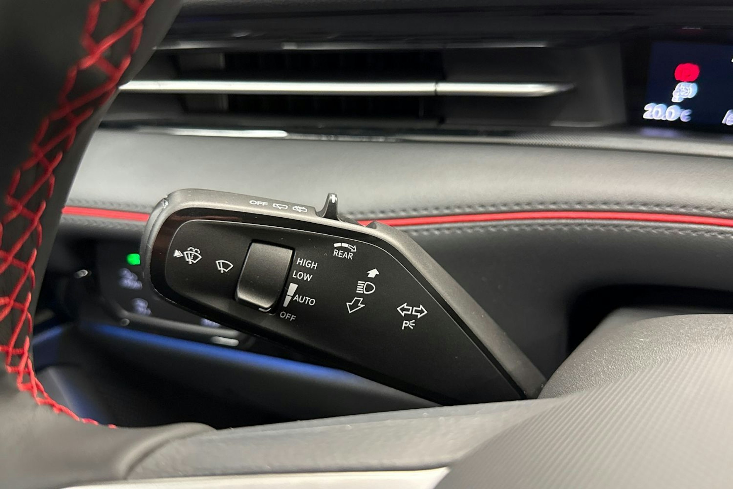 met. sininen Volkswagen ID.7 2025 kuva 18.