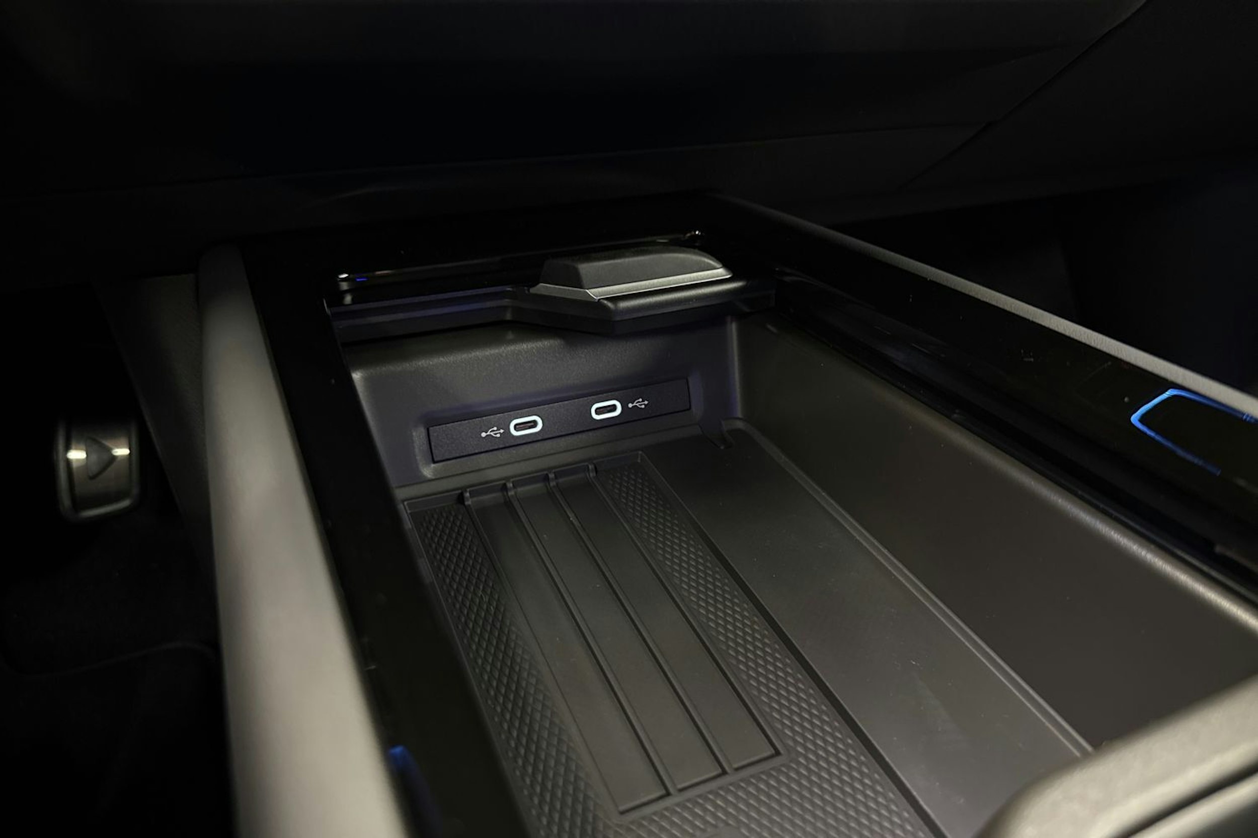 met. sininen Volkswagen ID.7 2025 kuva 35.