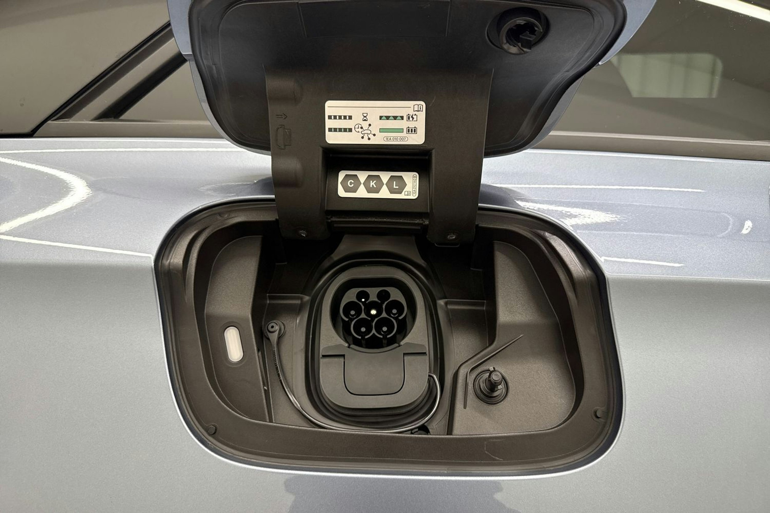 met. sininen Volkswagen ID.7 2025 kuva 37.