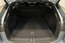sininen Volkswagen ID.7 2025 kuva 14.