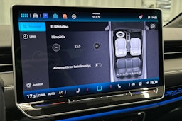 sininen Volkswagen ID.7 2025 kuva 29.