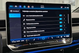 sininen Volkswagen ID.7 2025 kuva 30.
