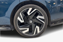 sininen Volkswagen ID.7 2025 kuva 10.