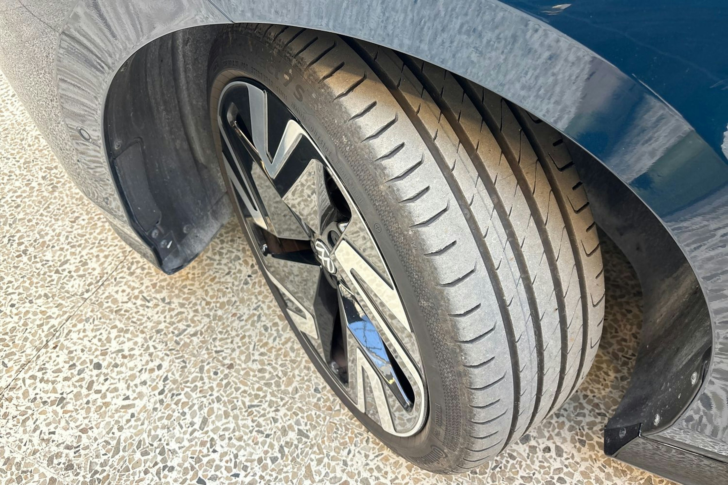 sininen Volkswagen ID.7 2025 kuva 11.