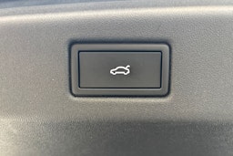 sininen Volkswagen ID.7 2025 kuva 12.