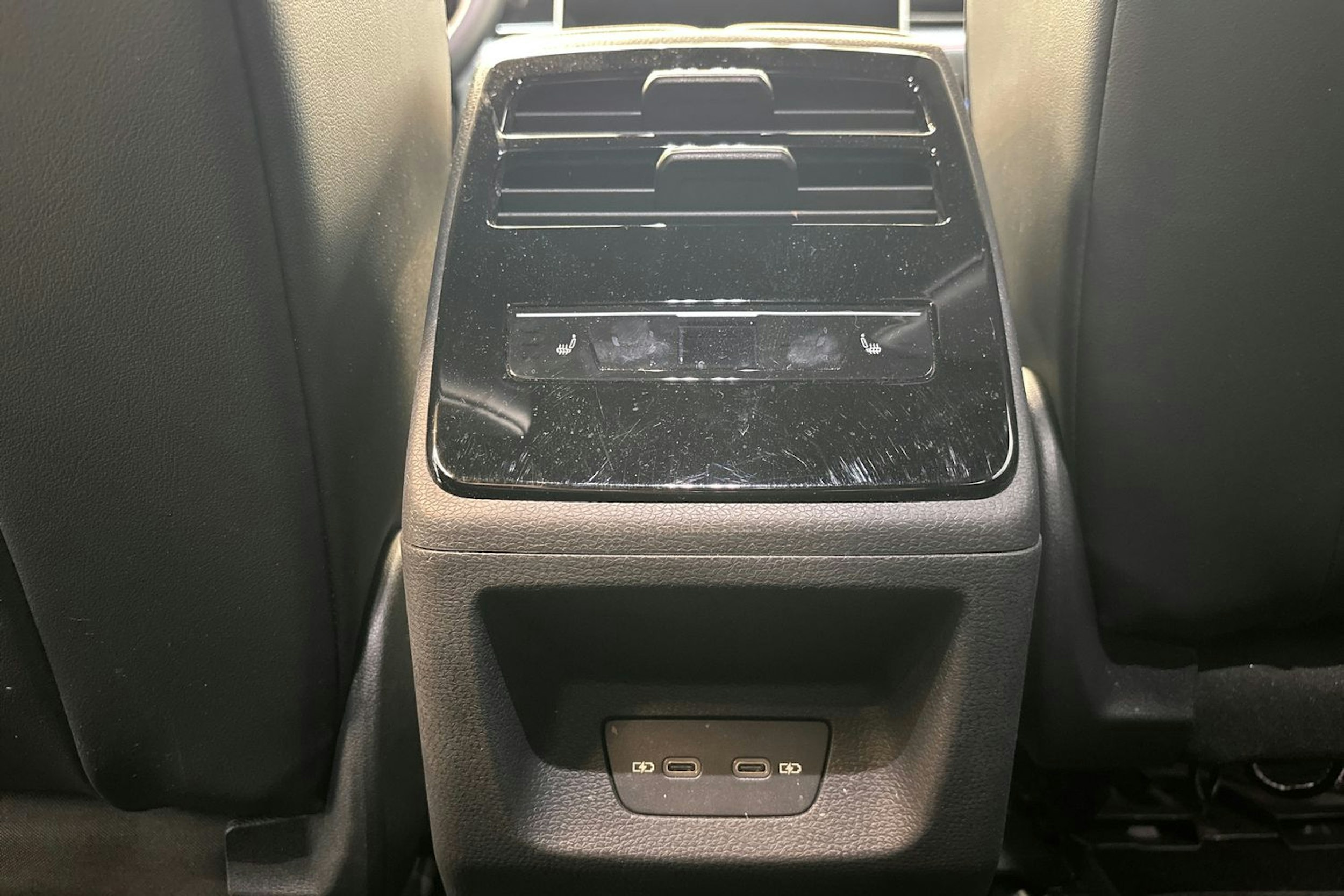 sininen Volkswagen ID.7 2025 kuva 17.