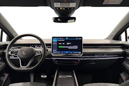 punainen Volkswagen ID.7 2025 kuva 9.