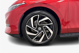 punainen Volkswagen ID.7 2025 kuva 11.