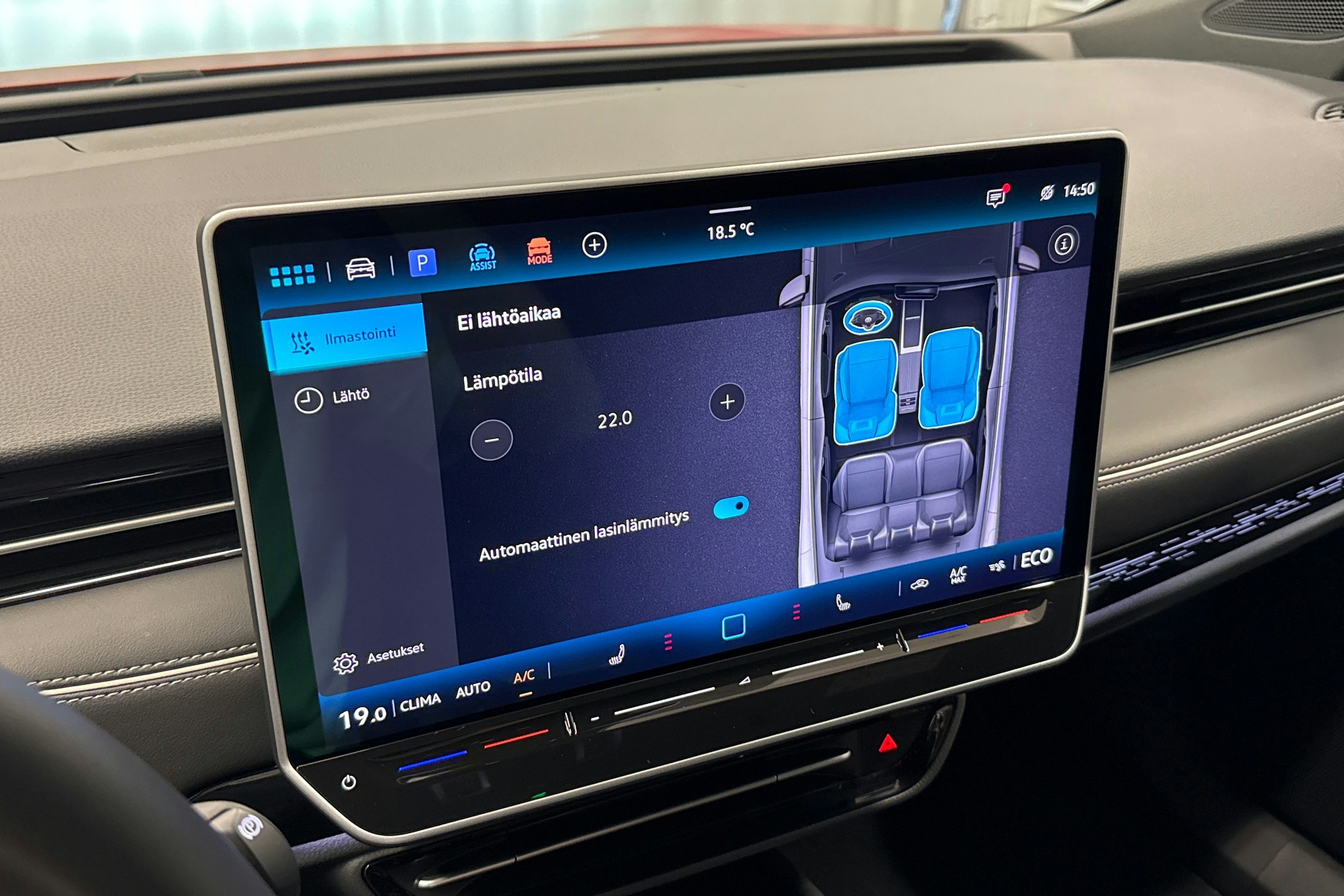 punainen Volkswagen ID.7 2025 kuva 23.