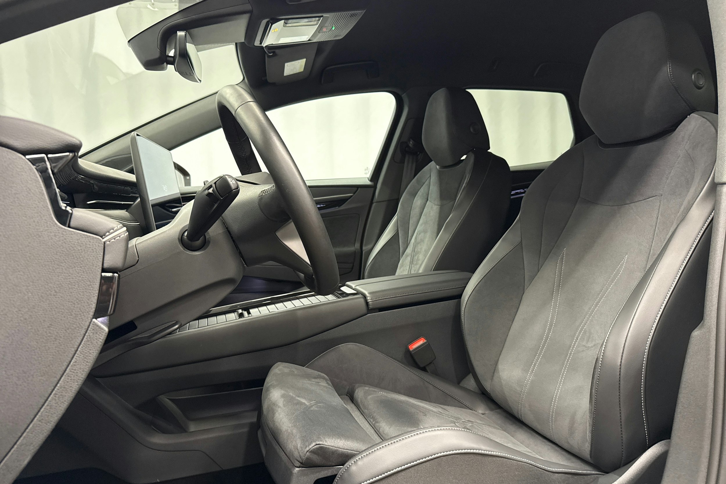 punainen Volkswagen ID.7 2025 kuva 25.