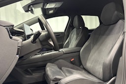 punainen Volkswagen ID.7 2025 kuva 25.