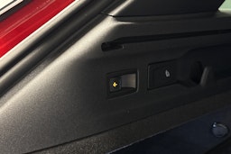 punainen Volkswagen ID.7 2025 kuva 29.