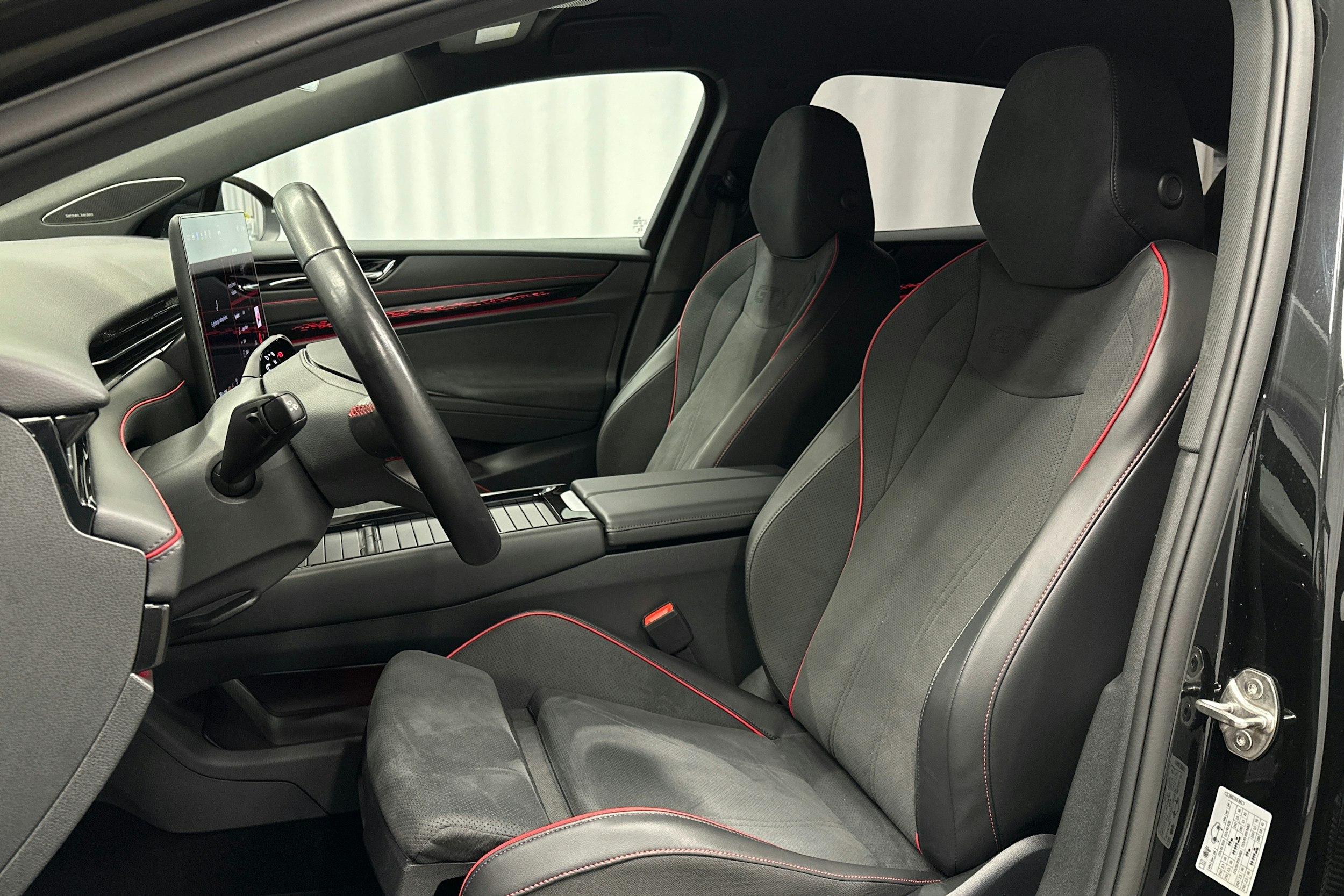 musta Volkswagen ID.7 2025 kuva 18.