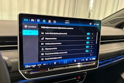 sininen Volkswagen ID.7 2025 kuva 27.