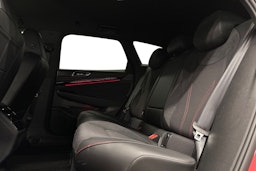 punainen Volkswagen ID.7 2025 kuva 10.