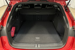punainen Volkswagen ID.7 2025 kuva 14.