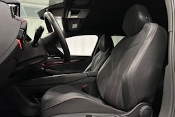 punainen Volkswagen ID.7 2025 kuva 36.