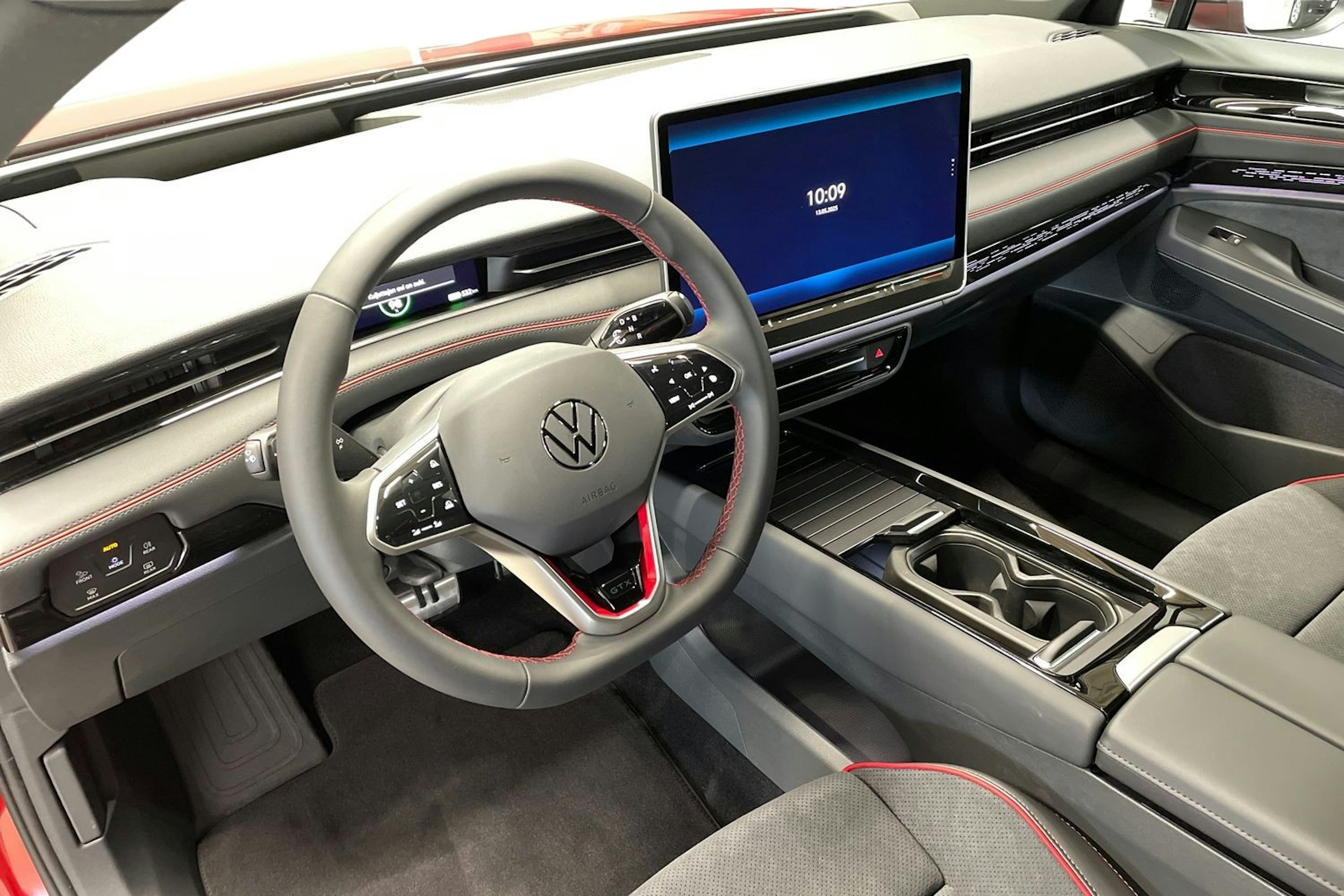 punainen Volkswagen ID.7 2025 kuva 6.