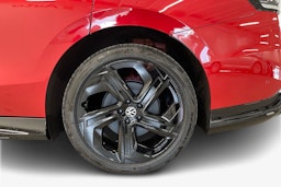 punainen Volkswagen ID.7 2025 kuva 9.