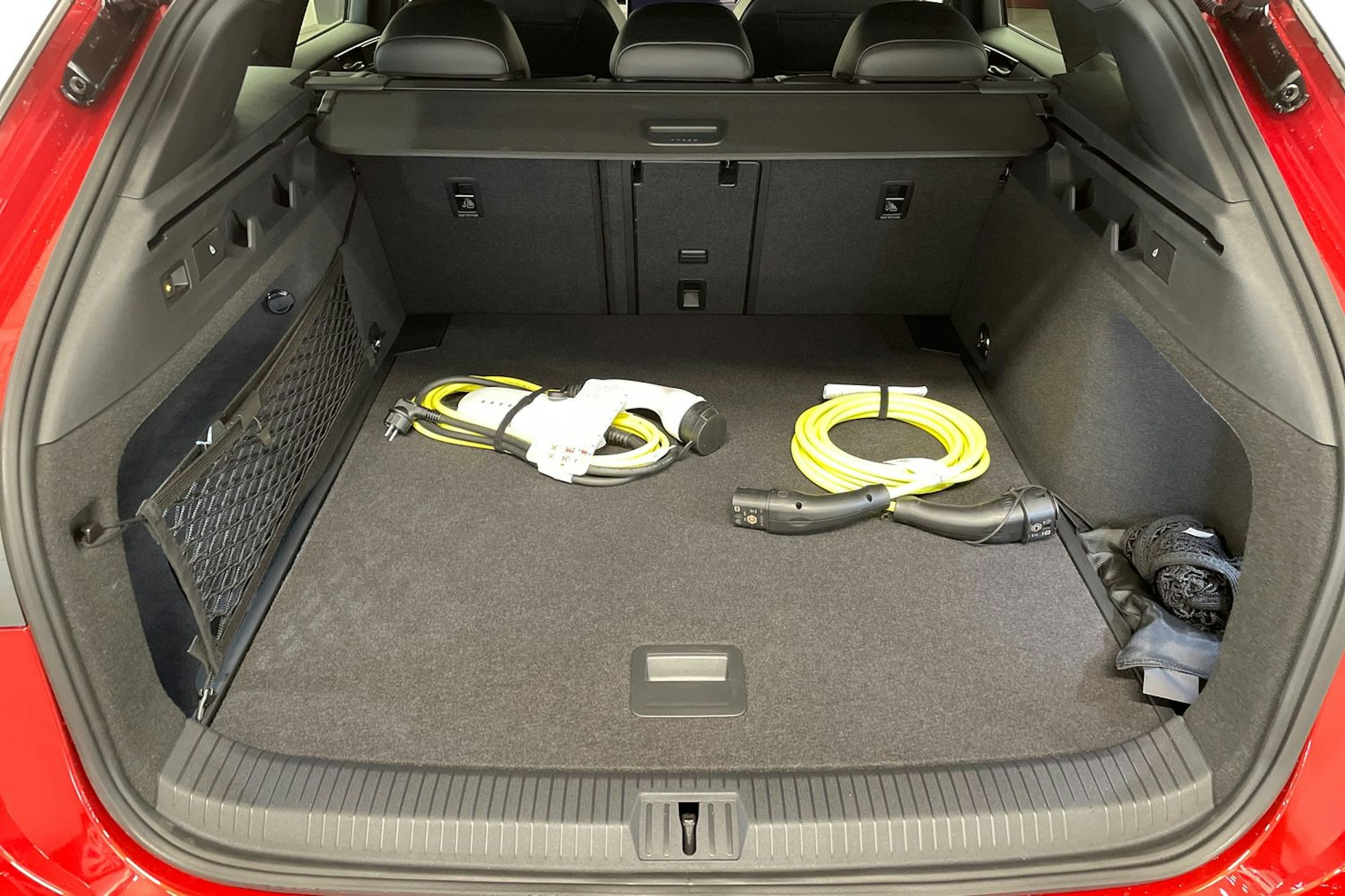 punainen Volkswagen ID.7 2025 kuva 11.