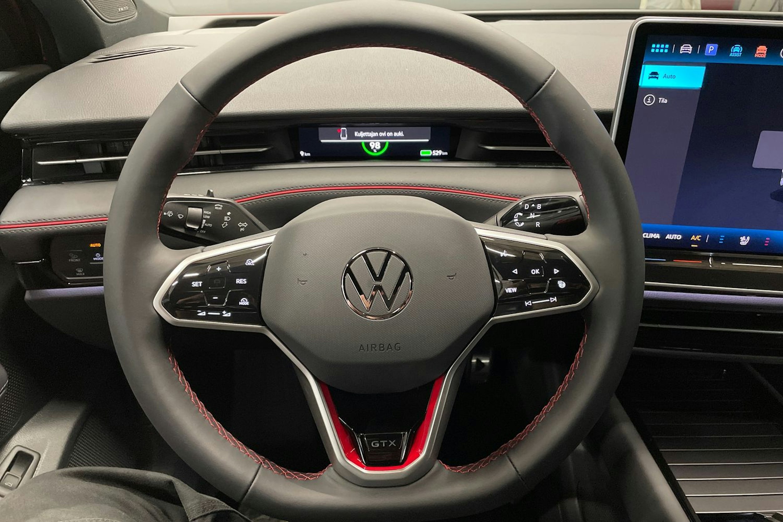 punainen Volkswagen ID.7 2025 kuva 13.