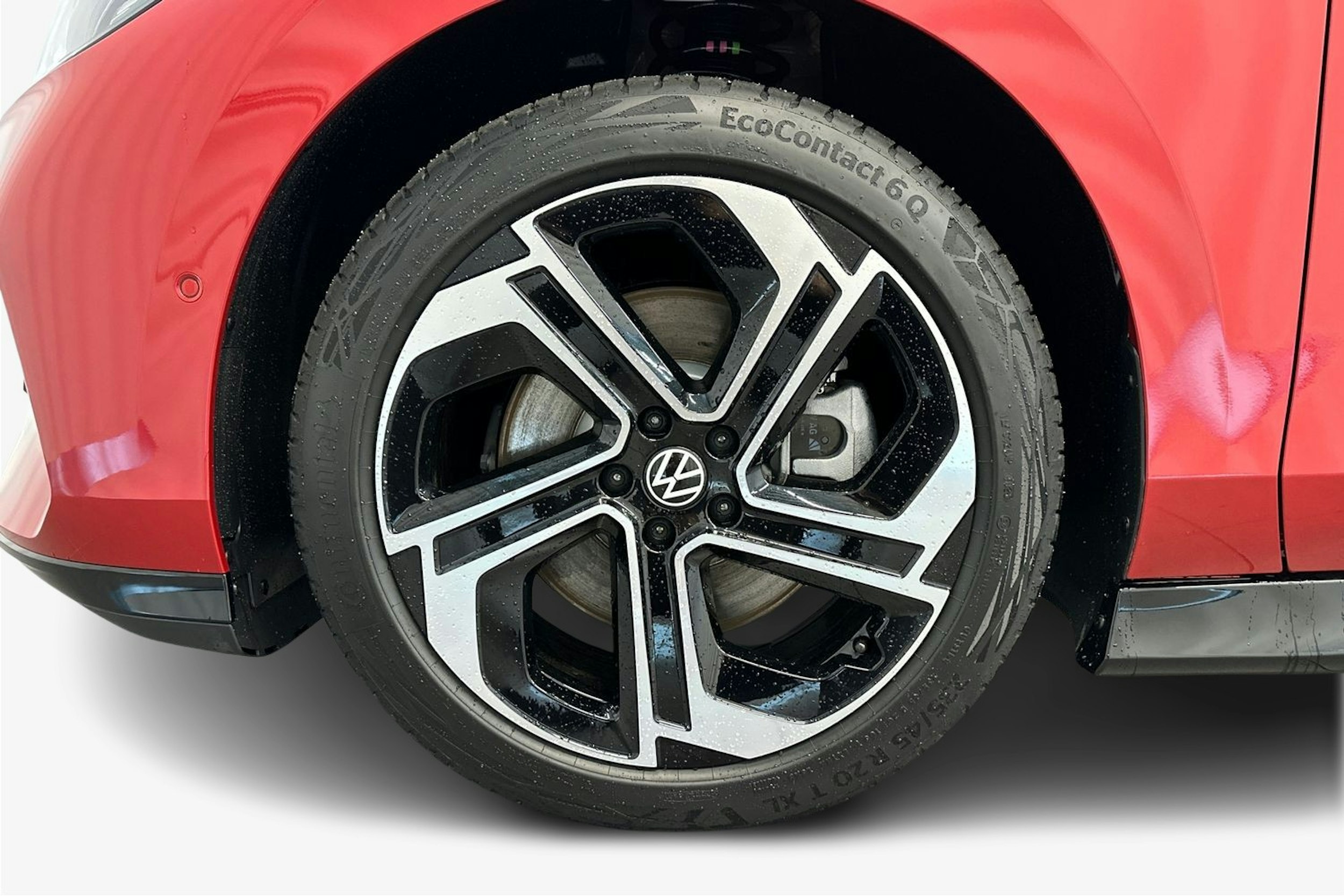 punainen Volkswagen ID.7 2025 kuva 9.